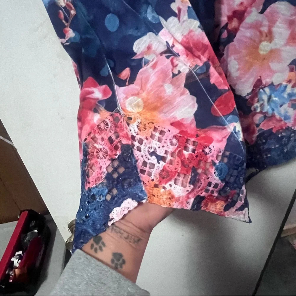 411* New! Time and Tru Sleeveless Navy Floral Top - Picture 10 of 14